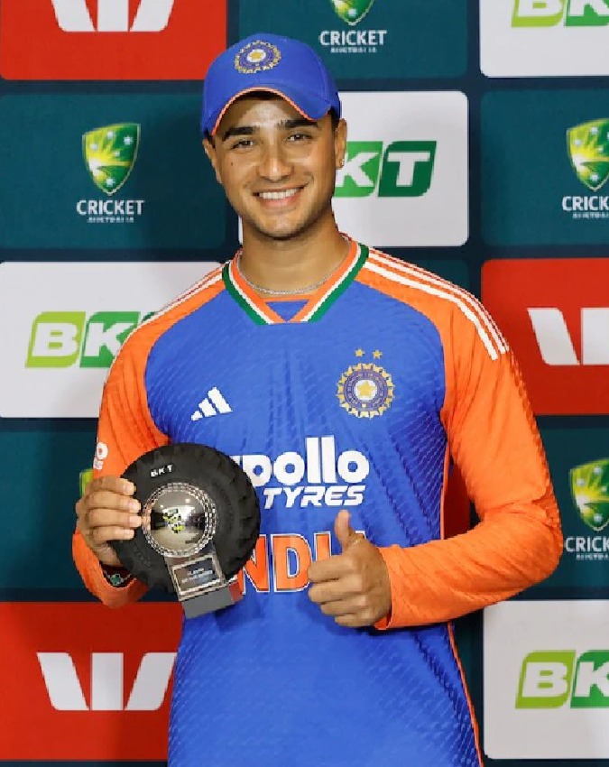 Arshdeep Singh, Abhishek Sharma and Shubman Gill-1-2