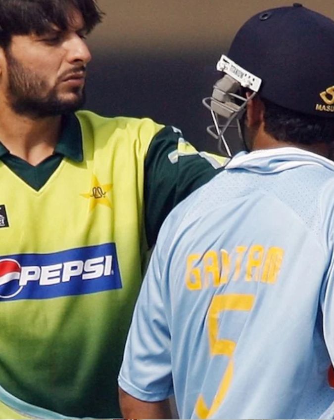 Virat Kohli Gautam Gambhir (1) -1-2-3-4-5-6-7