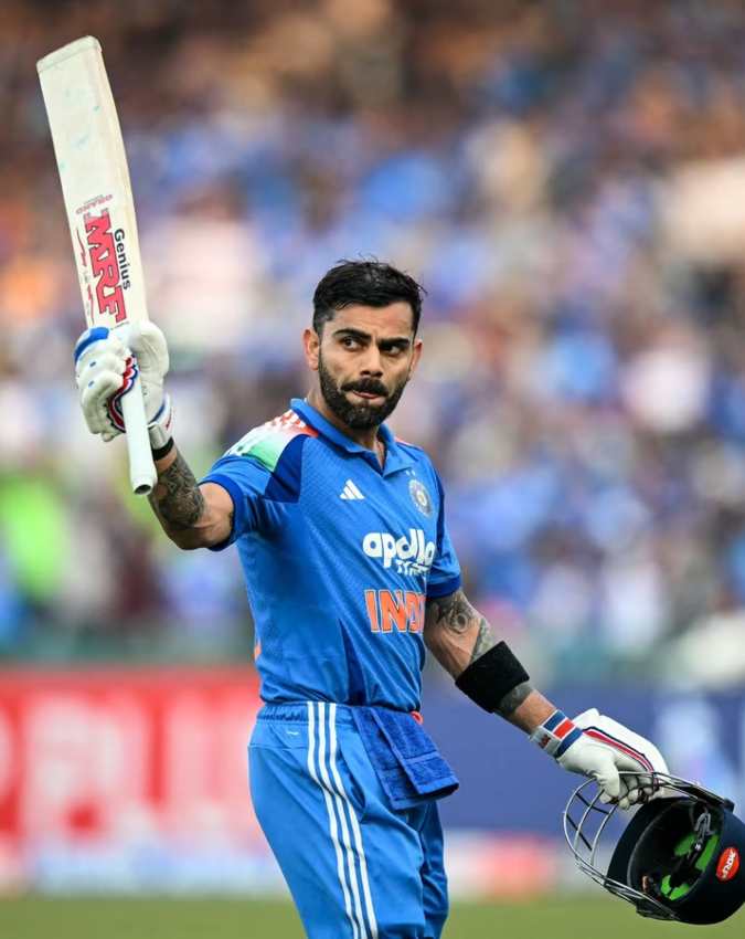 विराट कोहली मैदान पर-1-2
