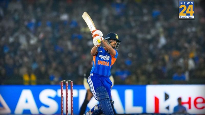 ईशान किशन ताबड़तोड़ बल्लेबाजी करते हुए