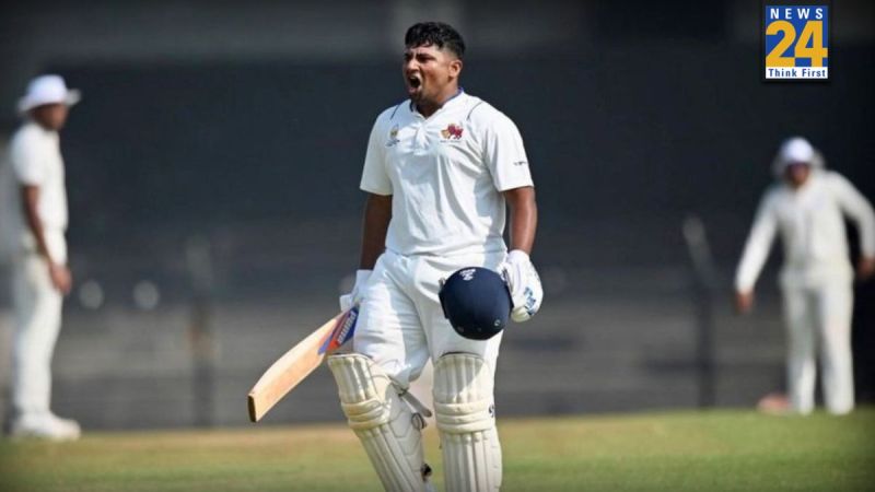 सरफराज खान सेंचुरी बनाकर जश्न मनाते हुए