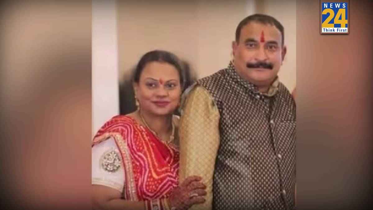 Gold Trader Dilip Jain With Wife Rekha Hain