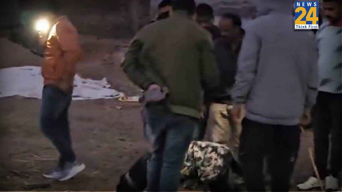 हजारीबाग में जमीन के अंदर दबा बम फटने से मचा कोहराम, पति-पत्नी समेत तीन लोगों की मौत