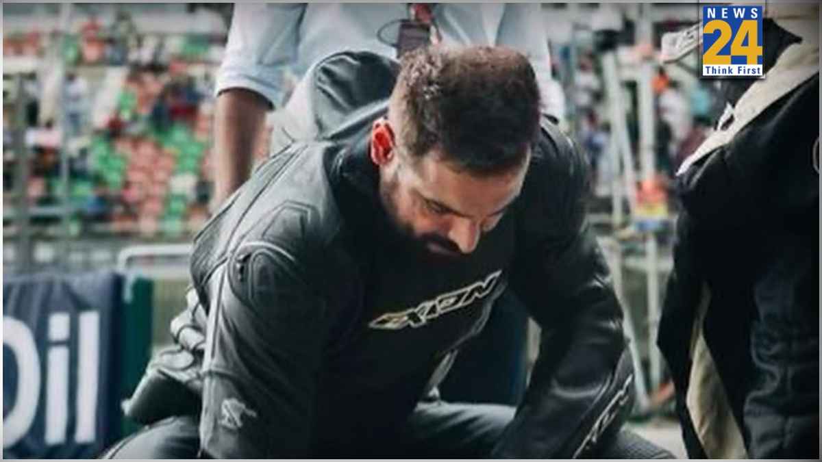 53 की उम्र में इस एक्टर को पहचान पाना हुआ मुश्किल,तस्वीरों ने इंटरनेट पर मचाया बवाल, देखें वीडियो