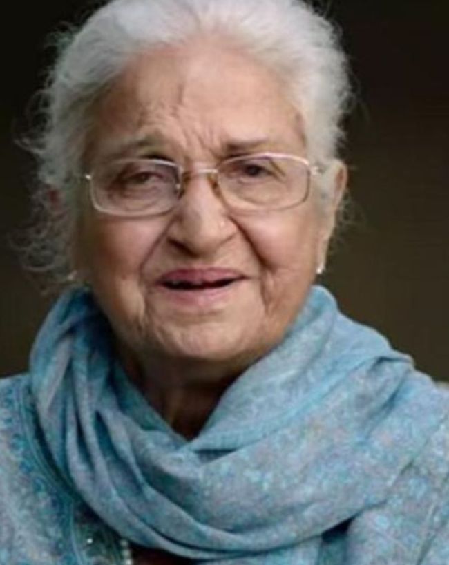 Bollywood Actress Kamini Kaushal, Kamini Kaushal career-1-2-3-4-5