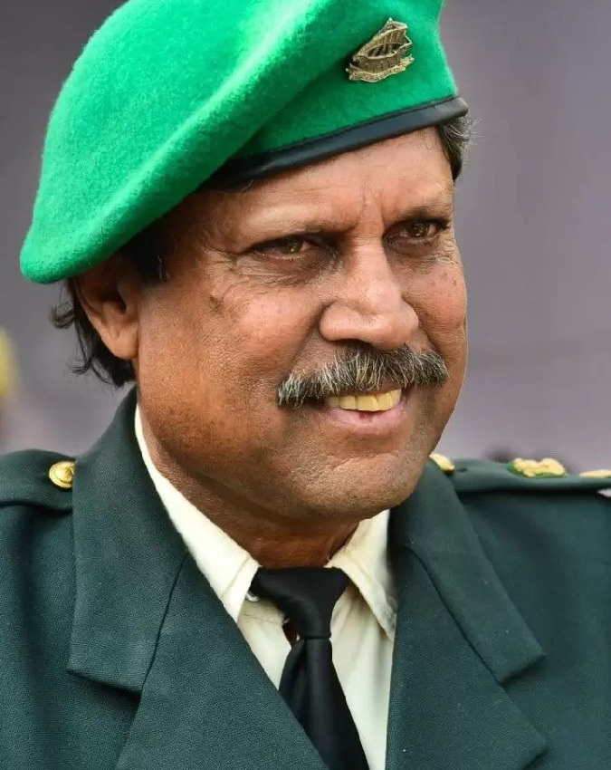 MS Dhoni in Indian Army-1-2-3-4-5-6