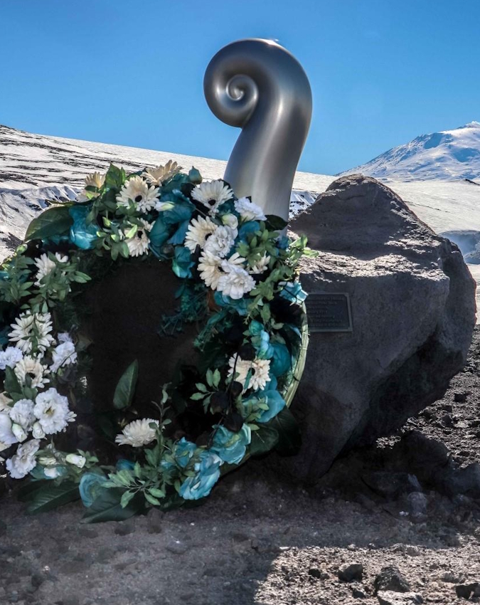 47 Antarctica flight disaster -1-2-3-4