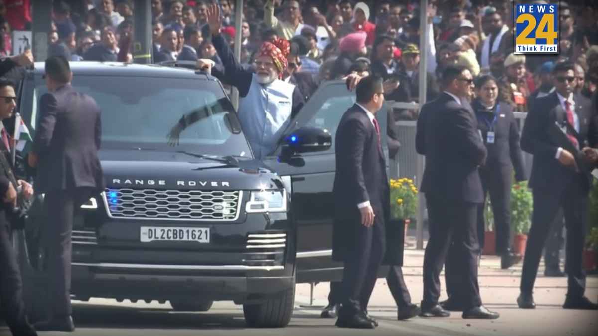 Republic Day 2026: गणतंत्र दिवस पर दिखी PM मोदी की 'सुपर सेफ' Range Rover, खूबियां जानकर चौंक जाएंगे