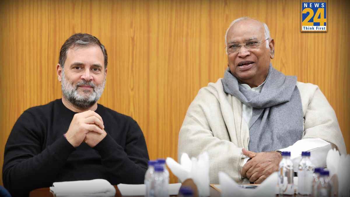 'सेक्रेट्री को भेजकर खोजी सीट, तीसरी लाइन में बैठाया', कांग्रेस चीफ खरगे का गणतंत्र दिवस पर अपमान का आरोप