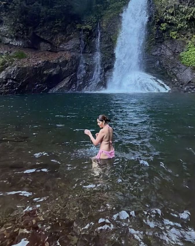 Rubina Dilaik Flaunts her Sizzling Look-1-2-3