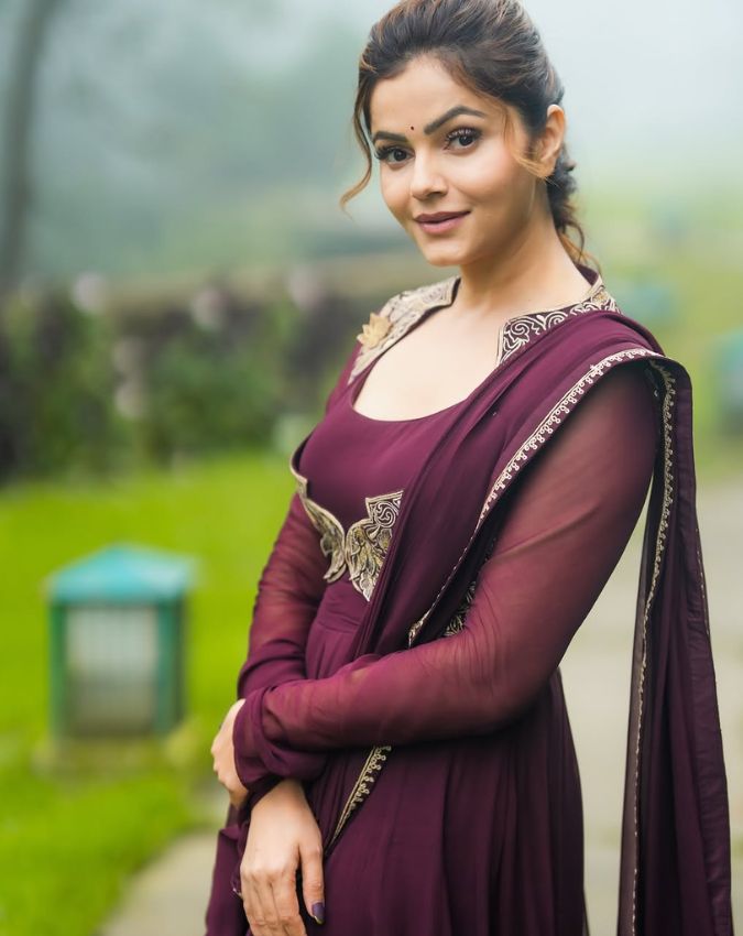 Rubina Dilaik Flaunts her Sizzling Look-1-2-3-4-5-6-7-8