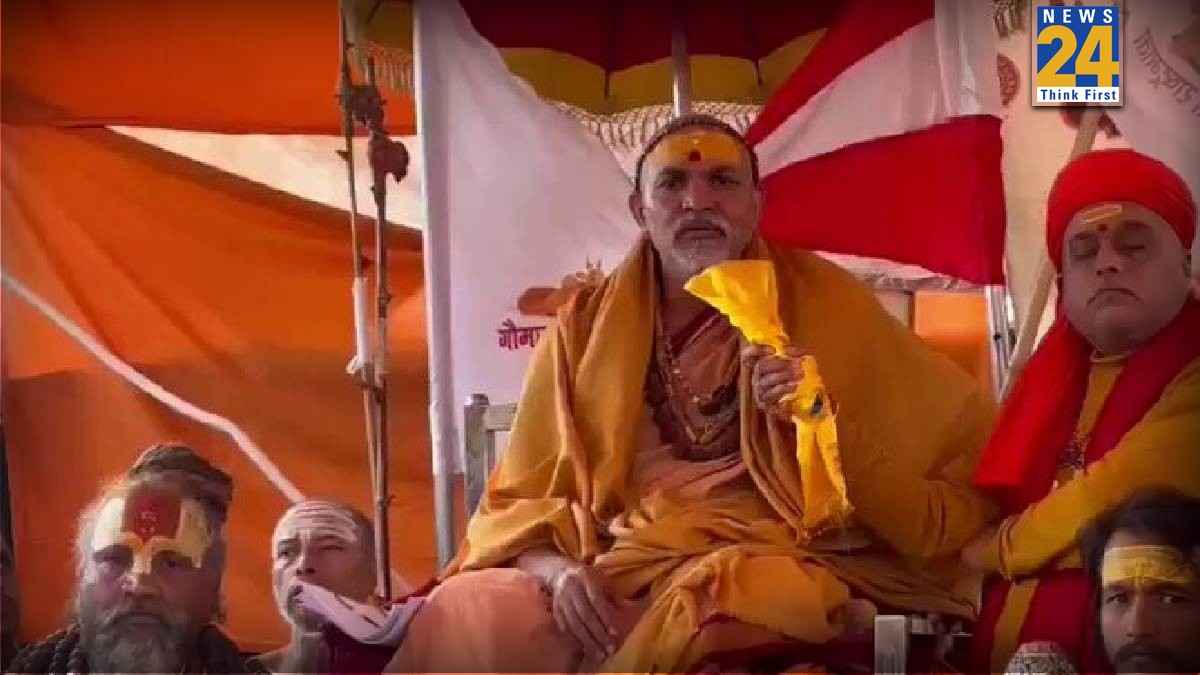 शंकराचार्य स्वामी अविमुक्तेश्वरानंद से माफी मांगेगा प्रशासन, पूर्णिमा को कर सकते हैं प्रयागराज में गंगा स्नान