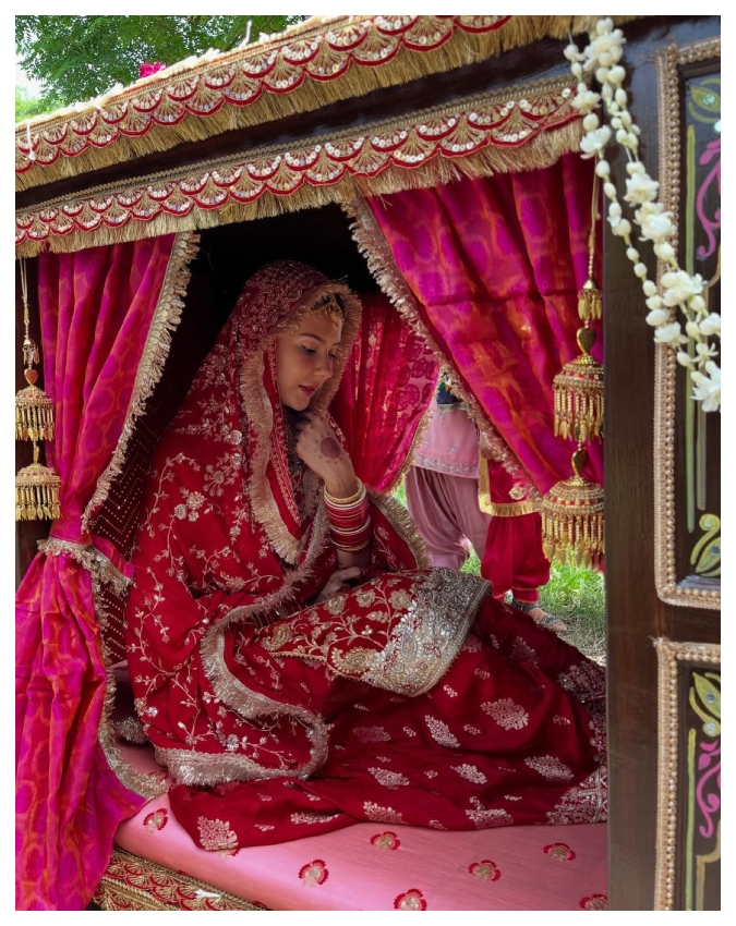 Sonam Bajwa-1-2-3-4-5