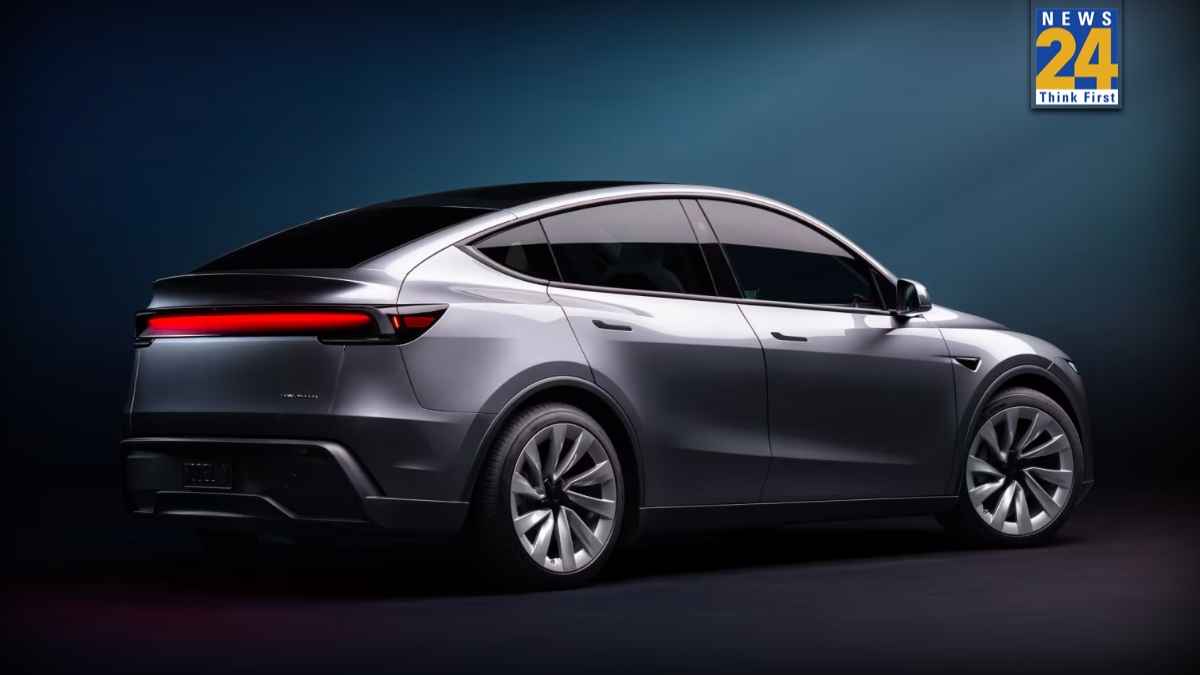 लॉन्च के 6 महीने में ही Tesla को देना पड़ा डिस्काउंट, 2 लाख रुपये सस्ता हुई Model Y