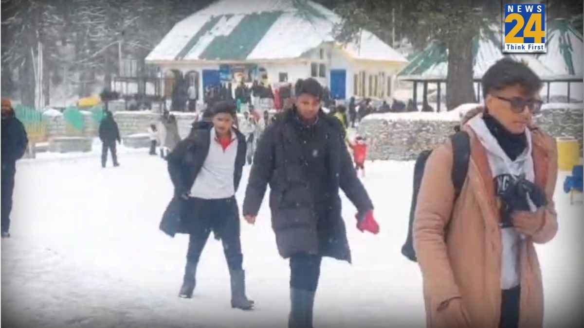 साउथ कश्मीर में सुरक्षा कड़ी: आतंकवादियों की तलाश के बीच ऊंचाई वाले इलाकों में ट्रेकिंग पर रोक