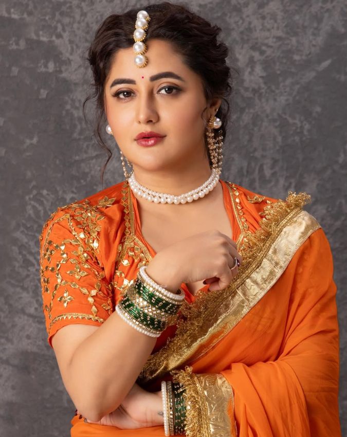 Rashami Desai opens up On Love Life Rashami Desai opens up On Love Life-1-2-3-4-5-6