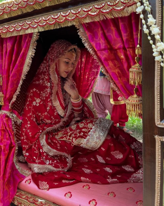 Border 2 Sonam Bajwa-1-2-3-4-5