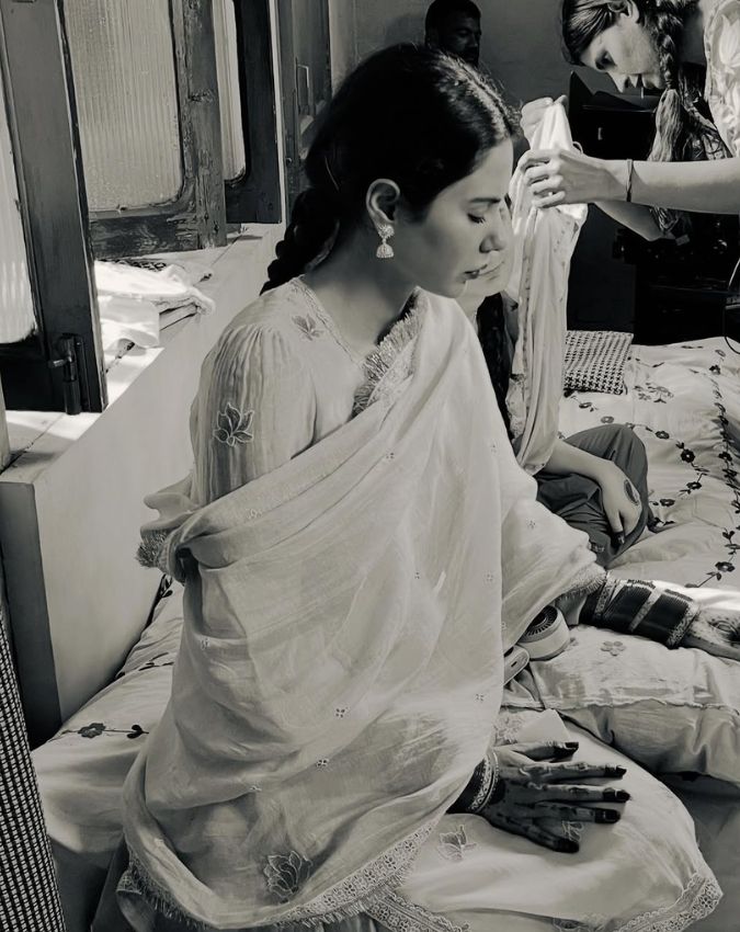 Border 2 Sonam Bajwa-1-2-3-4-5-6-7-8