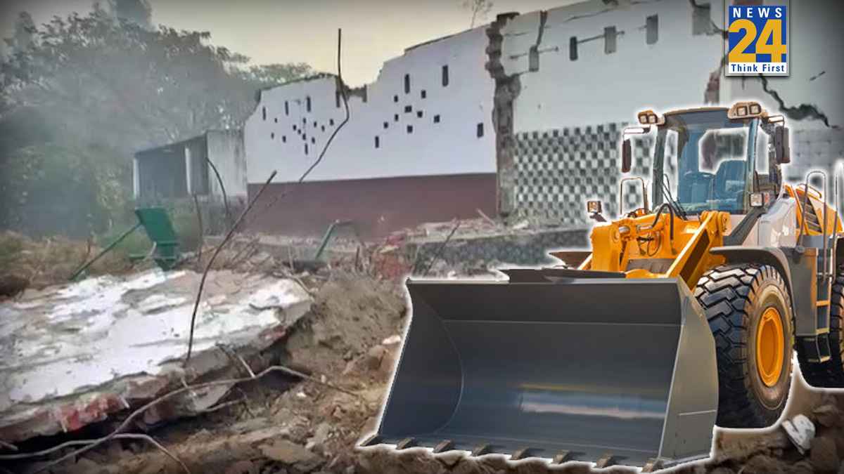 यूपी में सरकारी बुलडोजर पहुंचने से पहले गांववालों ने आधी रात को खुद ही तोड़ी मस्जिद, जानिए- पूरा मामला
