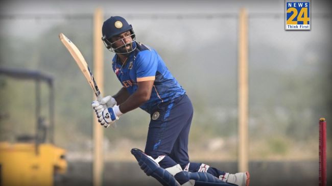 संजू सैमसन शॉट खेलते हुए