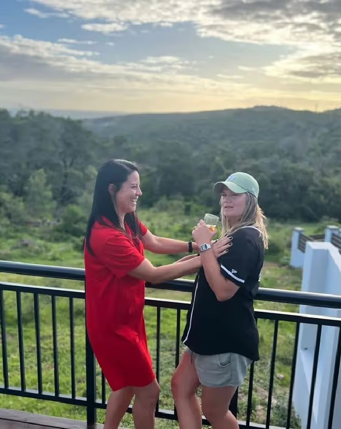 nat sciver-brunt and katherine brunt nat sciver-brunt and katherine brunt-1-2-3-4