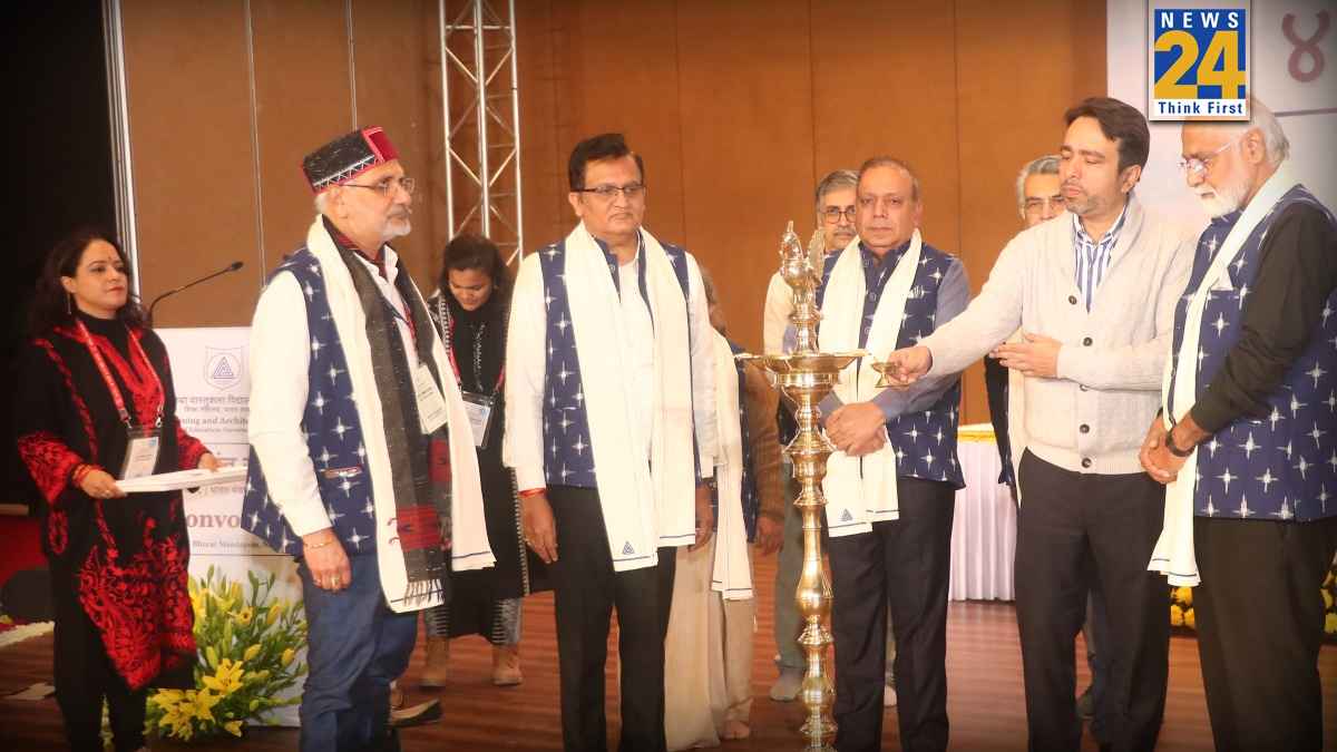 स्कूल ऑफ प्लानिंग एंड आर्किटेक्चर के दीक्षांत समारोह में जयंत ठाकुर ने बताई वास्तुकारों की भूमिका