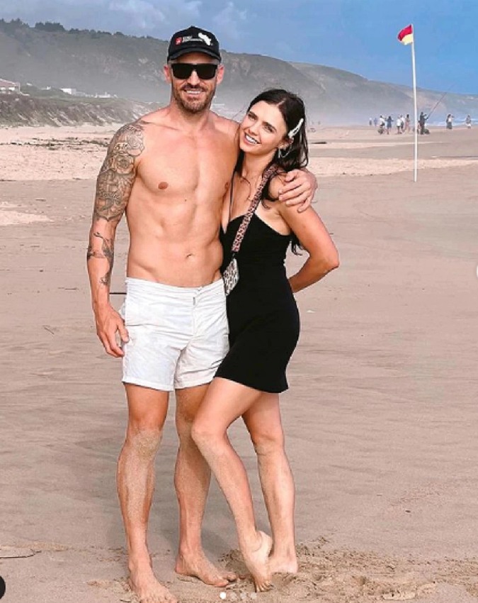 travis head wife jessica davies-1-2