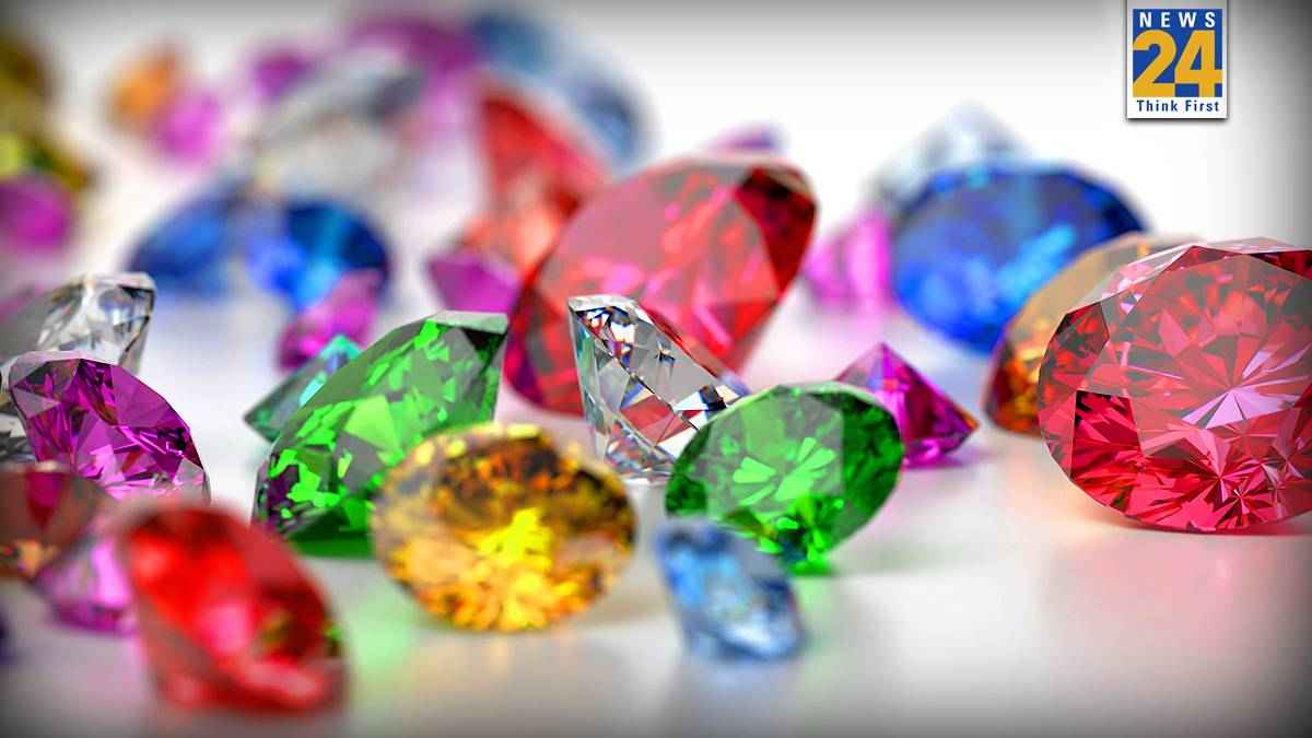 Gemstone Wearing Rules: रत्नशास्त्र के अनुसार कौन-से रत्न एक साथ पहनना है नुकसानदेह, जानें ज्योतिषीय नियम