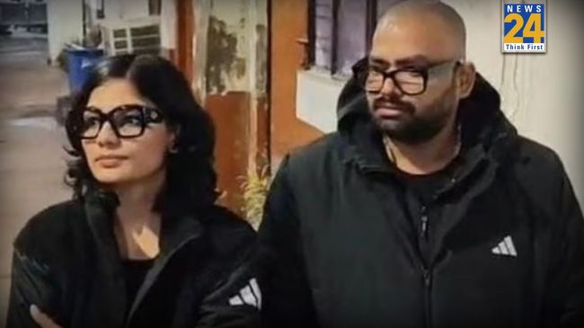 neha singh rathore reached hazratganj police station