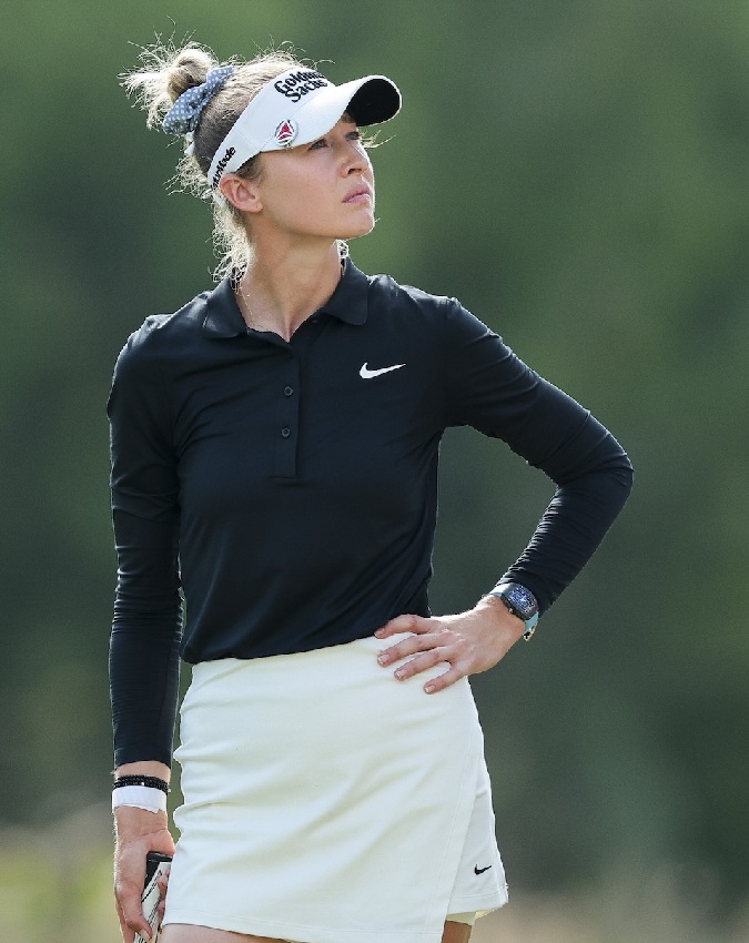 Lucy Robson and nelly korda-1-2-3-4-5