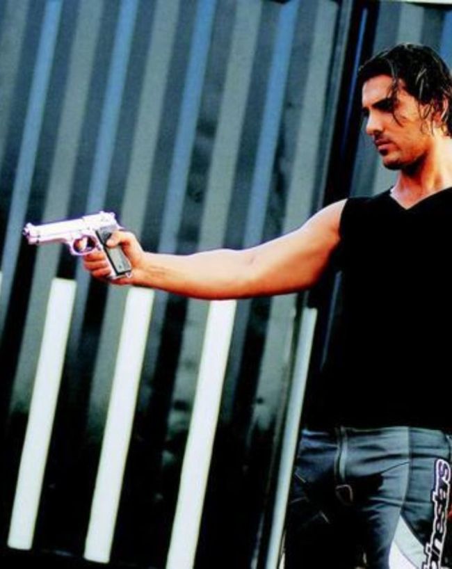 Dhoom 2004 movie review,-1-2-3-4-5-6-7-8-9-10-11