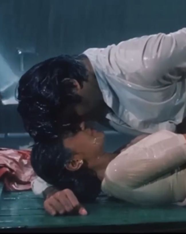 Amitabh Bachchan bold scenes smita patil-1-2-3-4-5-6-7-8-9