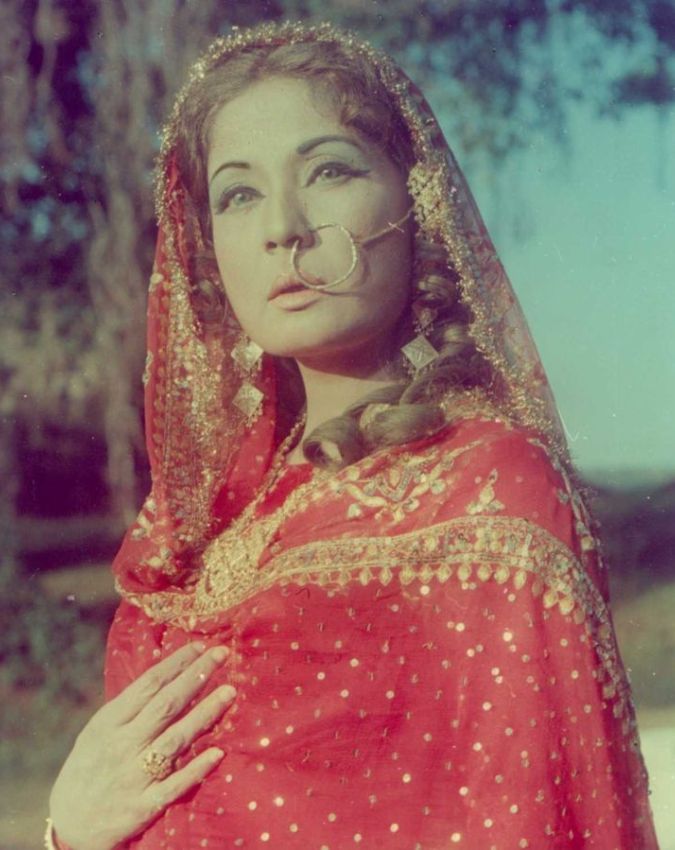 Kamal Amrohi Film Pakeezah BTS Kamal Amrohi Film Pakeezah BTS-1-2