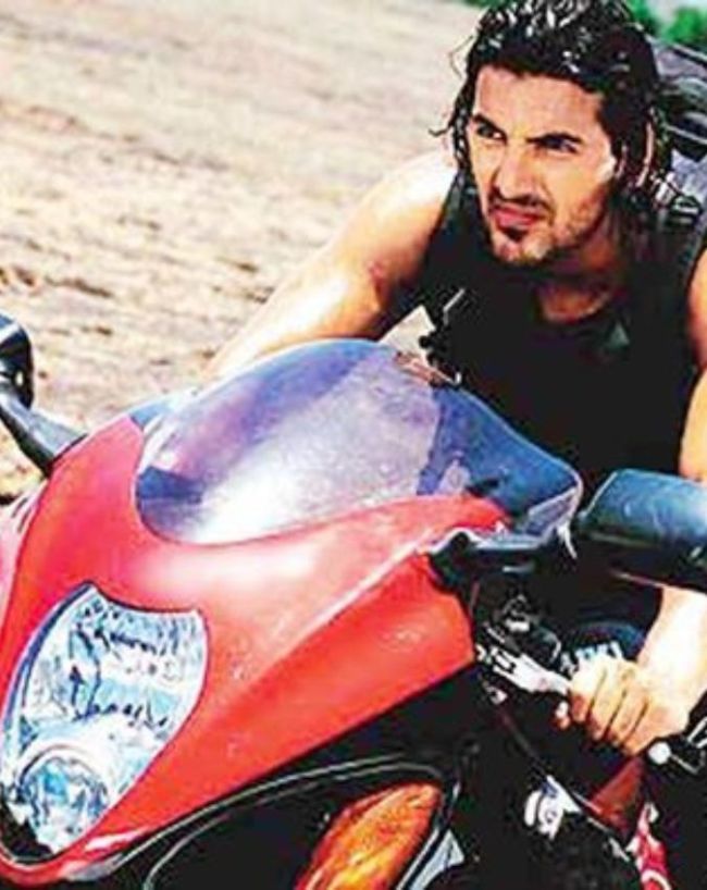 Dhoom 2004 movie review,-1-2-3