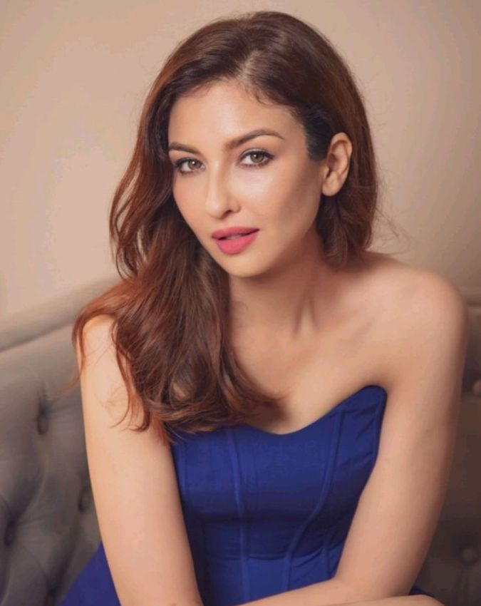 Saumya Tandon dhurandhar actress Fashion Designer-1-2-3-4