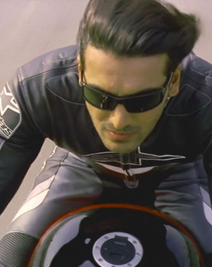 Dhoom 2004 movie review,-1-2-3-4