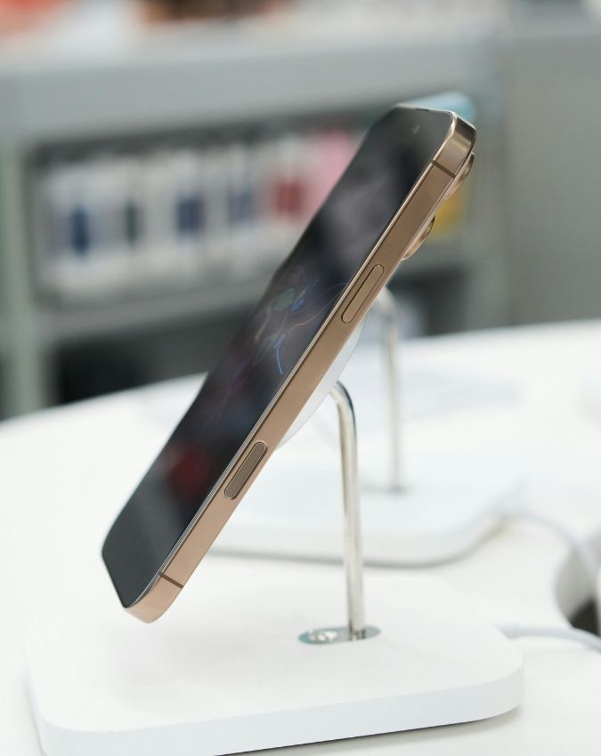 Buying new phone Buying new phone-1-2-3-4