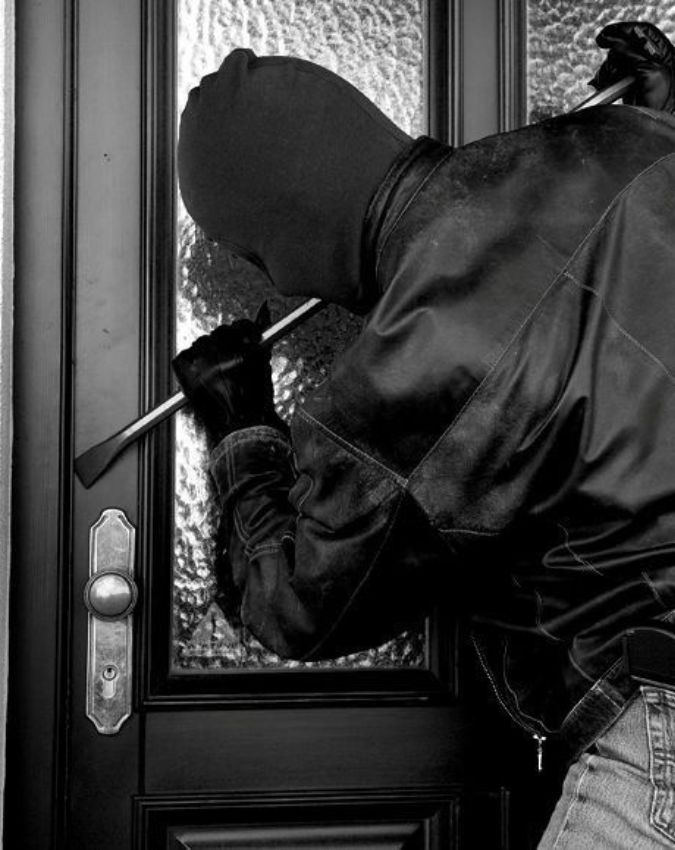 The Heist of the Century Movie The Heist of the Century Movie-1-2-3-4