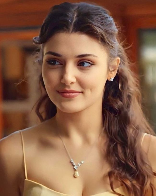 _Hande Ercel skincare routine (1)-1-2-3-4-5-6-7-8