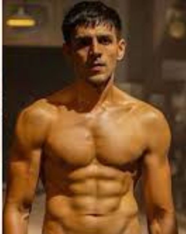 extreme body transformations in Bollywood,-1-2-3-4-5-6