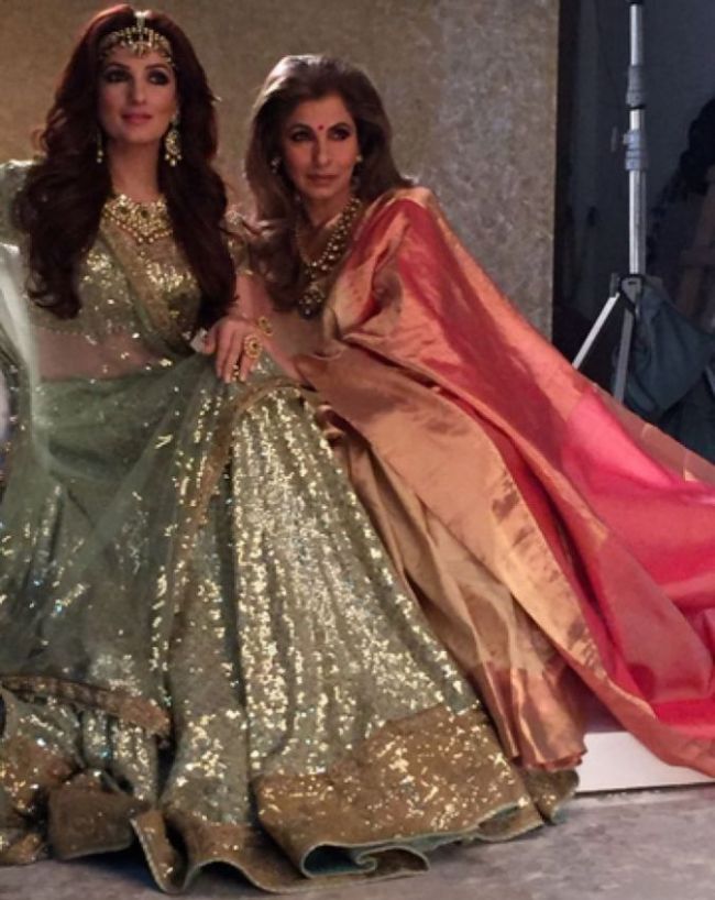Dimple Kapadia and Twinkle Khanna-1-2-3-4-5-6-7