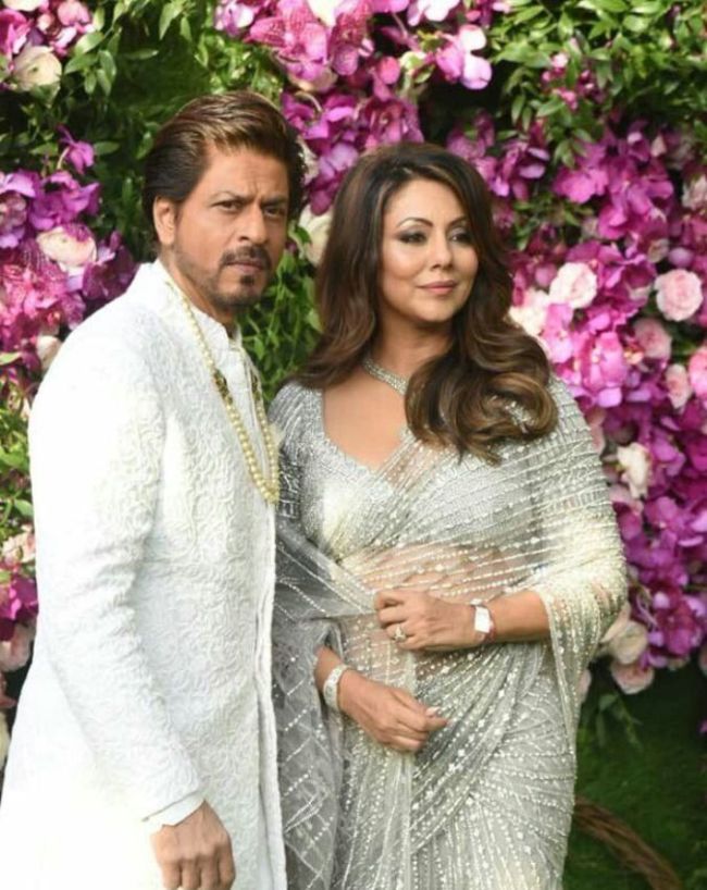 Shahrukh Khan Gauri Khan Valentine Gift-1-2-3-4-5-6