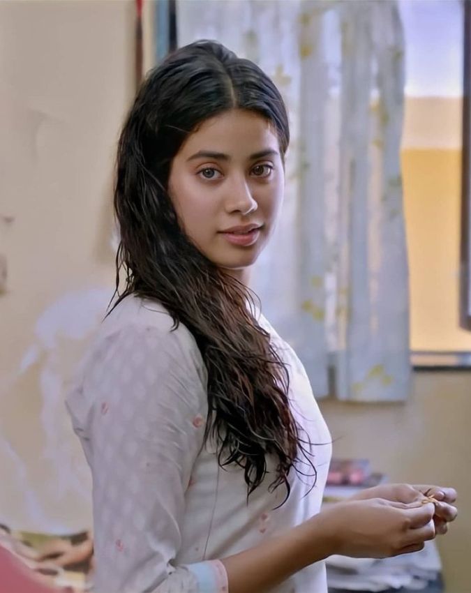 Jahnvi Kapoor Collagen Home Remedies-1-2-3-4