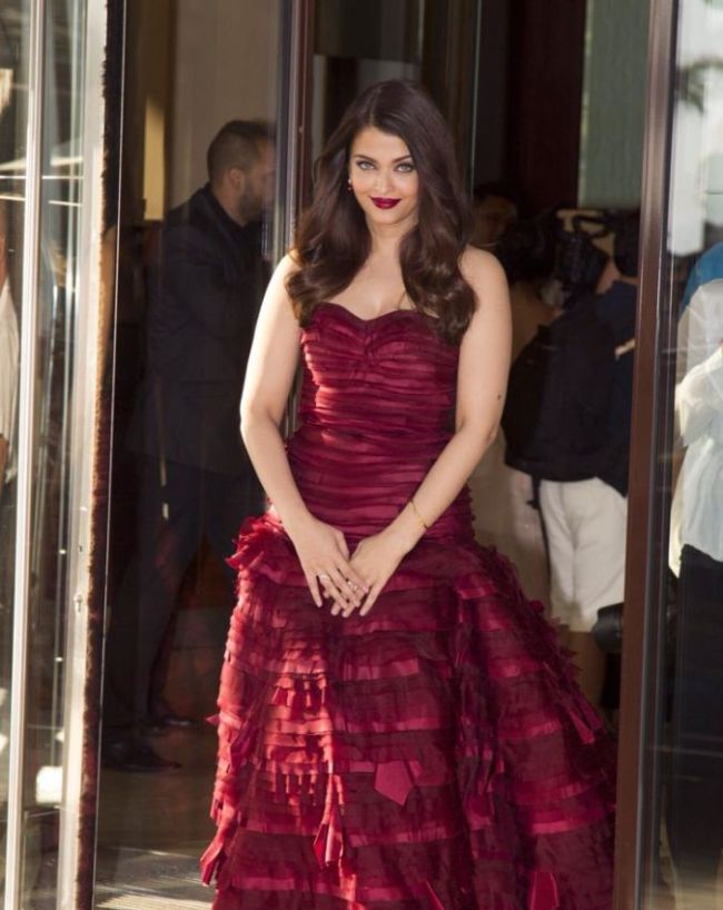 _Aishwarya Rai Bachchan Moolank-1-2-3-4-5-6-7