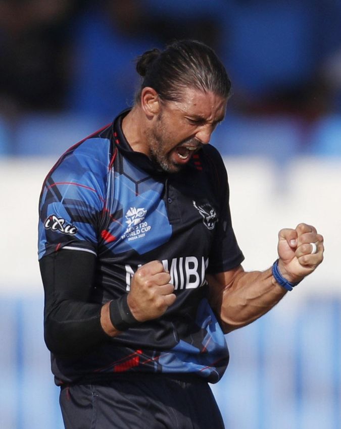 Corey Anderson0 -1-2-3-4