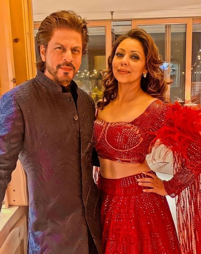 Shahrukh Khan Gauri Khan Valentine Gift Shahrukh Khan Gauri Khan Valentine Gift-1-2-3-4-5-6-7-8