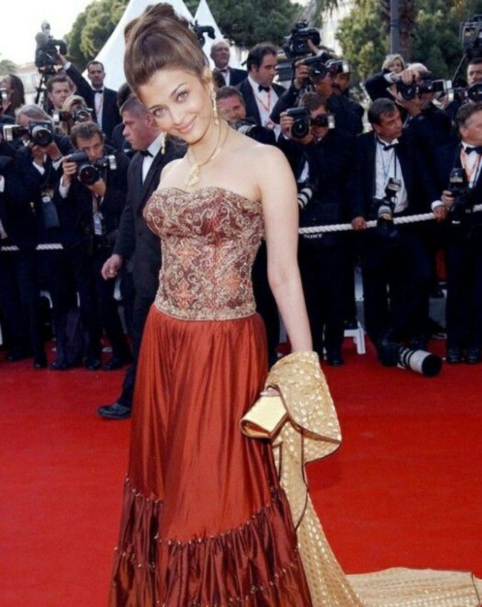 _Aishwarya Rai Bachchan Moolank-1-2-3-4-5-6-7-8-9-10