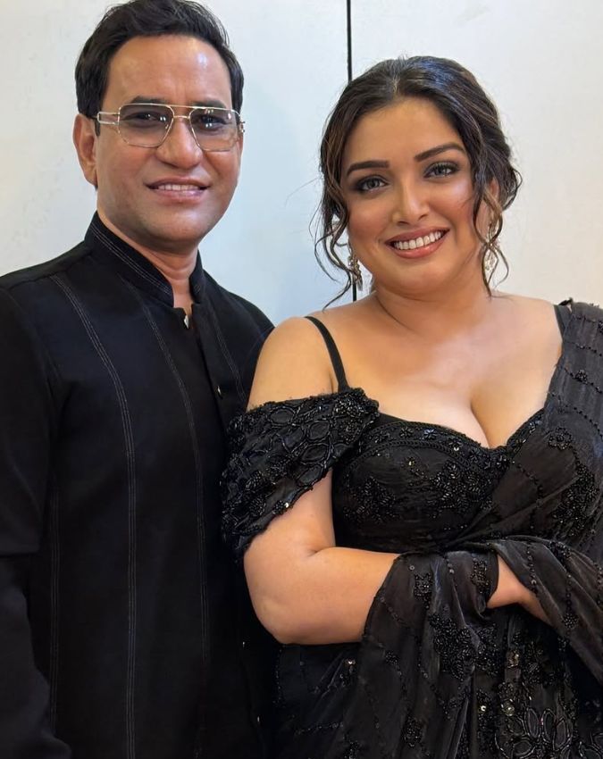 Amrapali Dubey Nirahua Holi Celebration-1-2-3-4-5-6-7