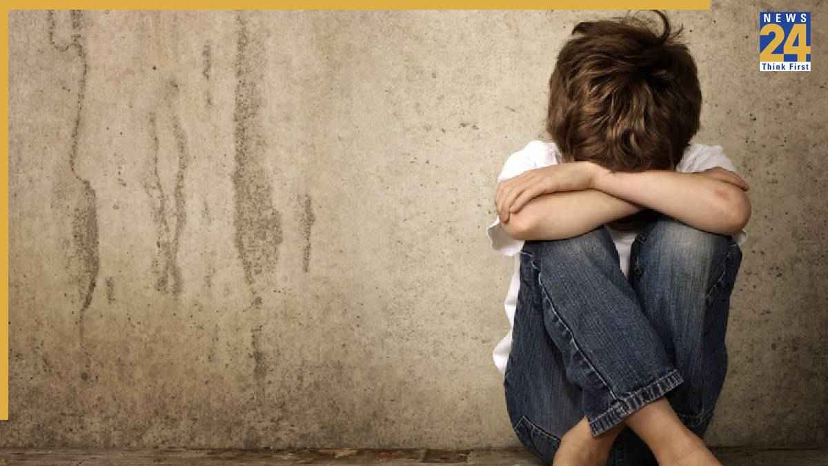 8 साल के बच्चे संग गंदी हरकत, नमाज पढ़ाना सिखाने के बहाने छत पर ले गया था आरोपी, जानें कहां की है ये घटना?