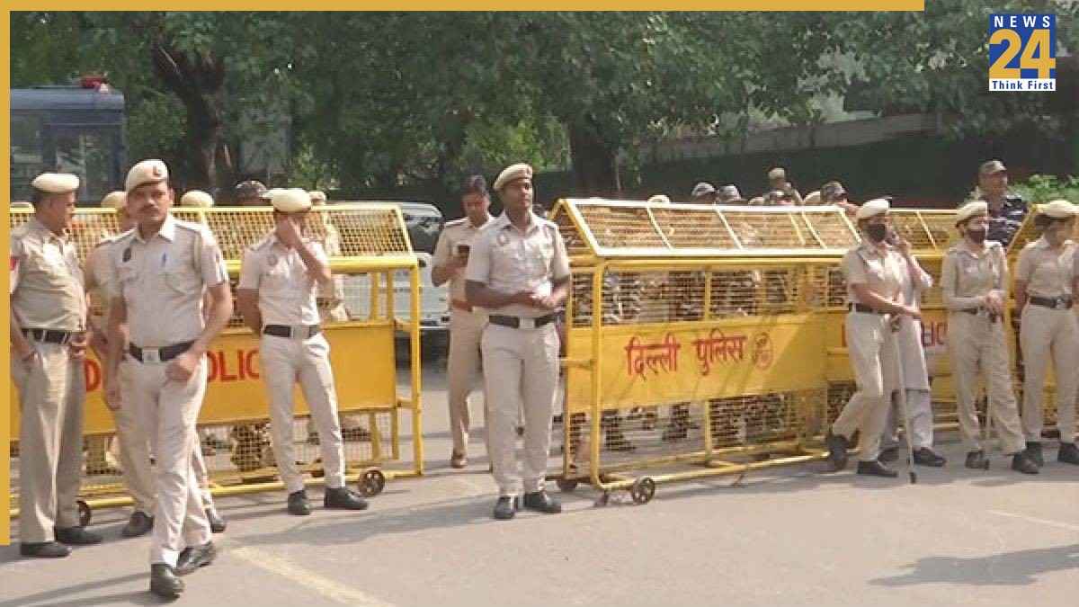 दिल्ली में 'गन कल्चर' पर कड़ा प्रहार! सोशल मीडिया पर लहराया हथियार तो खैर नहीं
